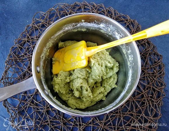 Получается вот такая смесь. Ставим ее на небольшой огонь.