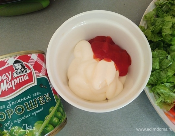 Смешать все для заправки.