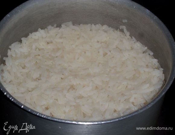 Рис готов. Немного остужаем.