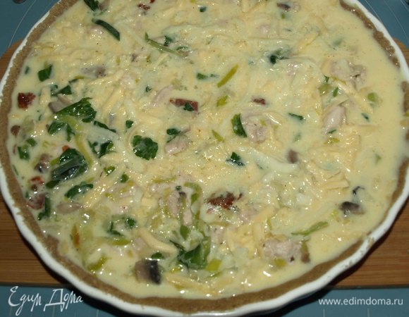 Отправляем в заранее разогретую до 180°C духовку на 40 минут. Лучше ориентироваться на свою духовку.