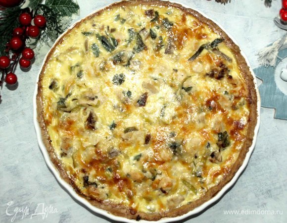 Достаем готовый киш из духовки. Даем ему остыть и подаем. Киш вкусный теплый и холодный.