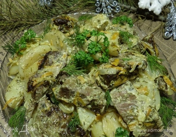 Подаем со свежей зеленью и овощами.