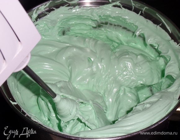 Хорошо перемешиваем массу.