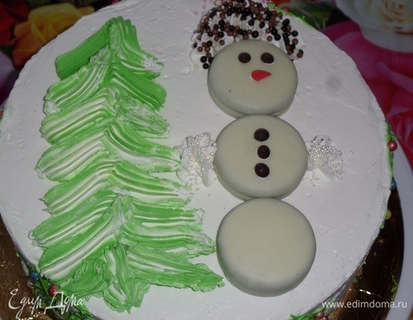 «Елочка» из окрашенного творожного крема.