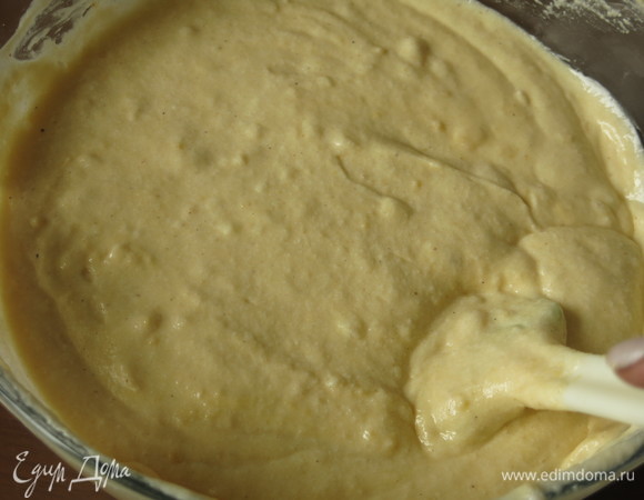 Получается однородное жидковатое тесто.