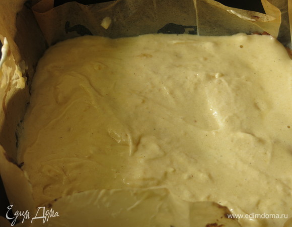 Наливаем еще тесто и ставим под гриль. Повторяем операцию до окончания теста. Последующие слои у меня были готовы за 4–5 минут.