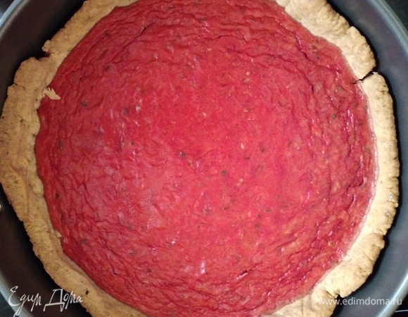 Оставить остывать в выключенной духовке 20 минут. Затем остудить до комнатной температуры и подавать на стол.