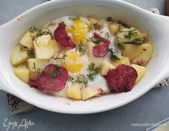 Готовый завтрак посыпать укропом или другой зеленью.