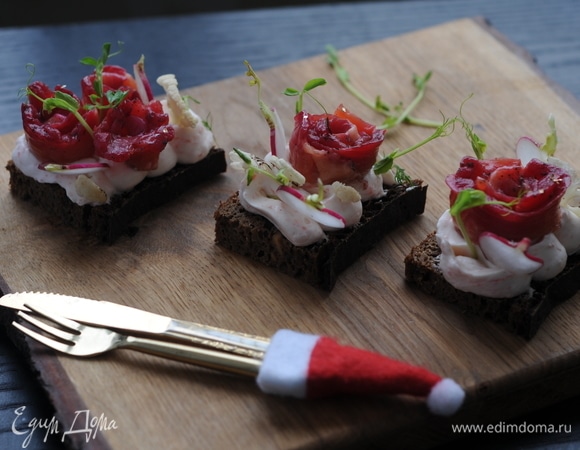 Подаем на доске.