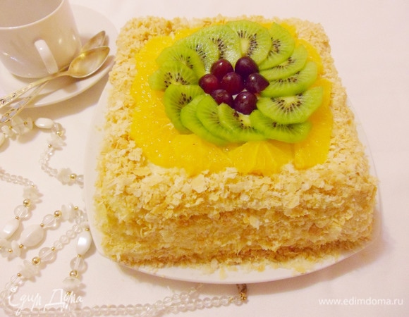 Торт «Наполеон» из готового слоеного теста готов. Приятного чаепития!