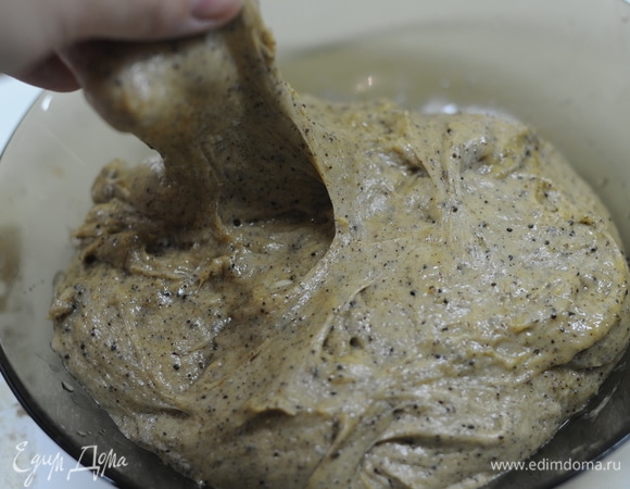 Тесто приятно пахнет.