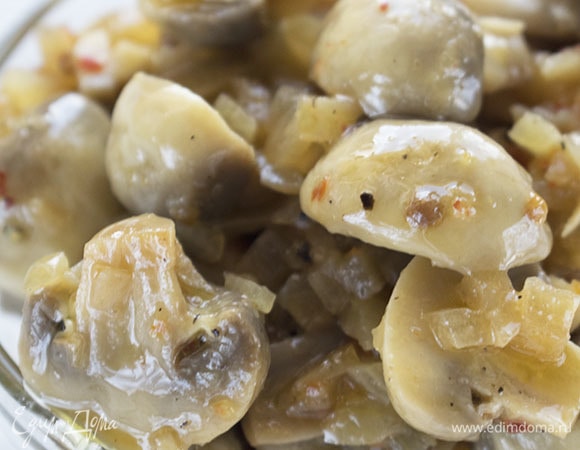 Подавать закуску лучше всего на следующий день.