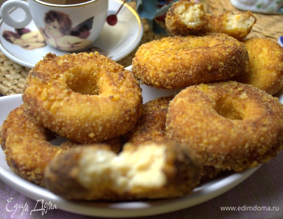 Сырники самодостаточные, сметана не требуется. Сын ел со сгущенкой.