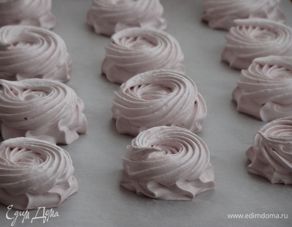 Для взрослых можно и в такой форме отсадить зефир.