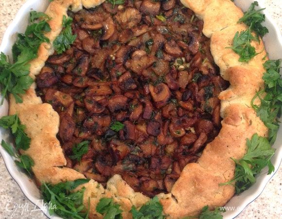 Вынимаем из духовки, украшаем петрушкой или любой другой зеленью и подаем к столу. Приятного аппетита!