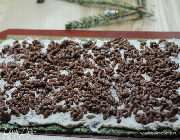 Затем — фарш, откинутый на салфетку для того, чтобы убрать лишний жир.