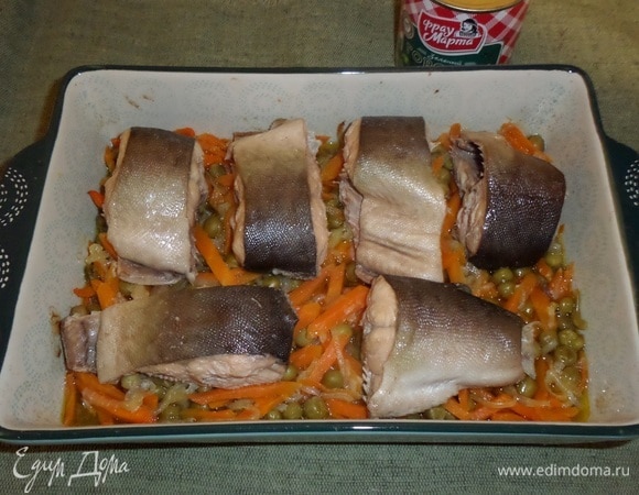 Запекаем 30–40 минут при 180°C. Затем фольгу убираем.