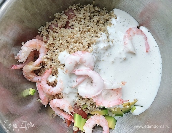 Добавить крем-соус.