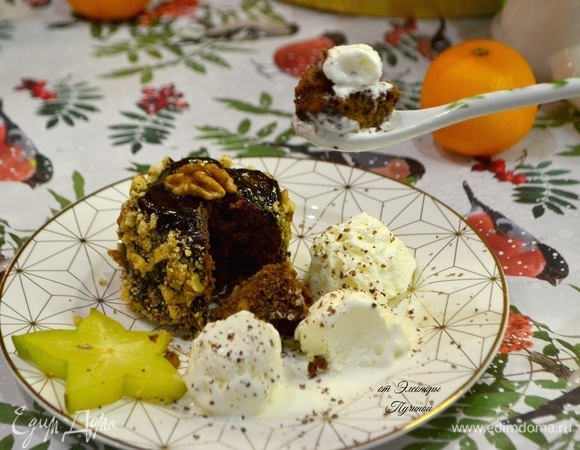 К кексам подайте обязательно сливочное мороженое и фрукты или свежие ягоды. В моем случае карамбола — звездный фрукт! Приятного вам аппетита и прекрасных вечеров!