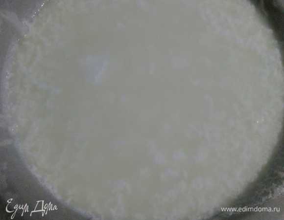 Должно получиться 500–700 г с 3-х литров молока и около 500 мл сметаны.