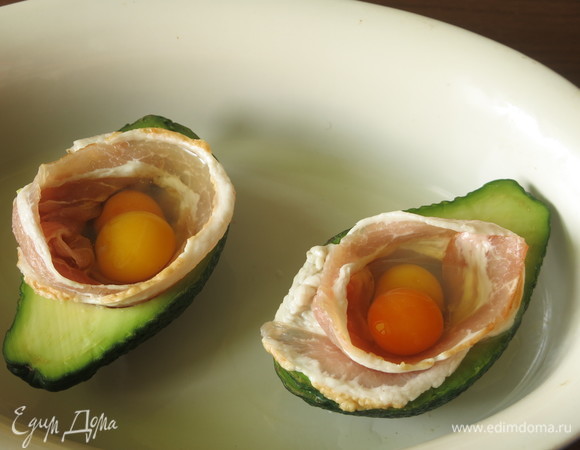 Вбиваем по два яйца перепелиных.