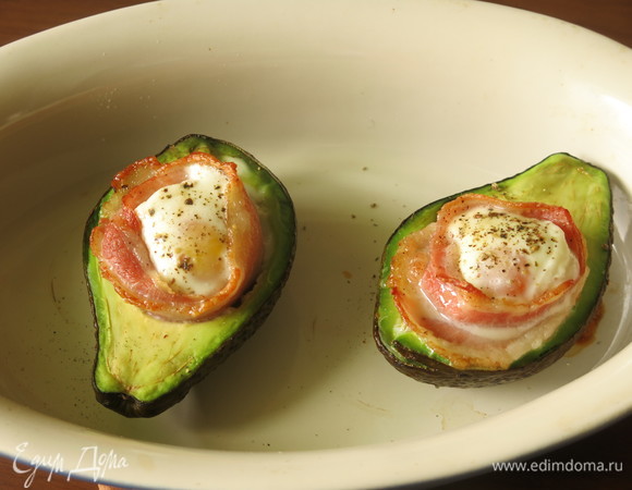 Запекаем примерно 20 минут, последние 7–9 минут — гриль для корочки.