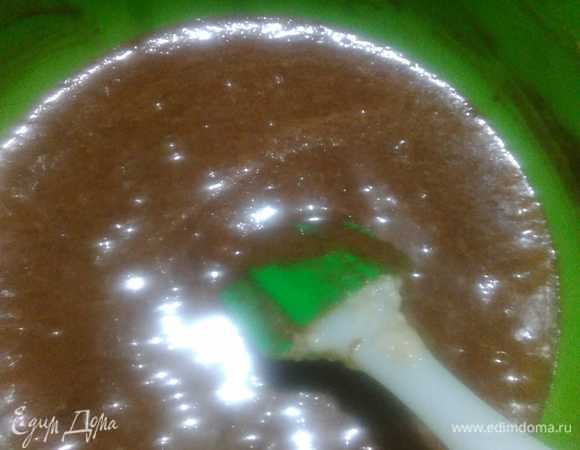 Добавляем к ним кофейно-шоколадную смесь, перемешиваем.