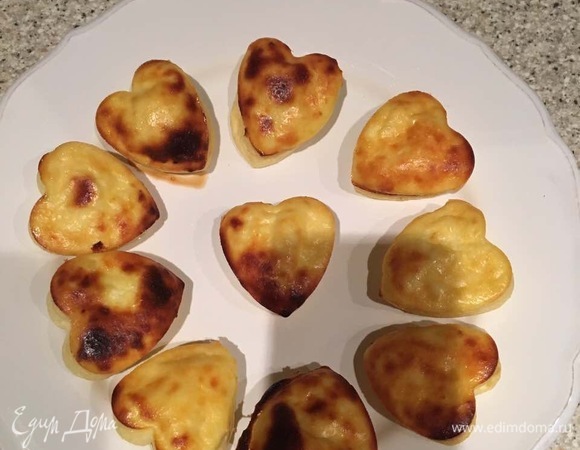 Вынуть из духовки. Дать немного остыть, вынуть из формы.