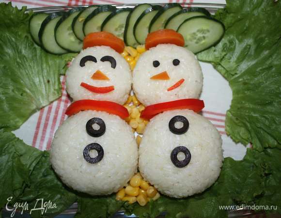 Украшаем их в виде снеговиков.