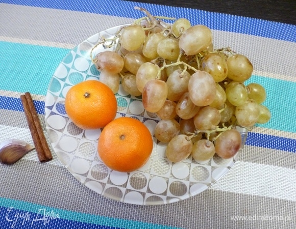 Готовим начинку для курицы.