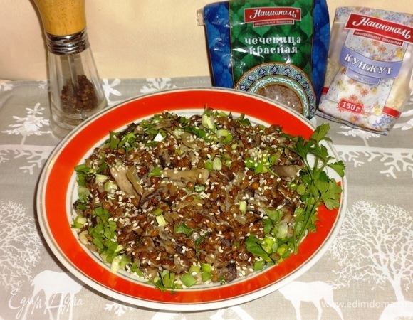 Подать салат к столу. Угощайтесь! Приятного аппетита! Со старым Новым годом!