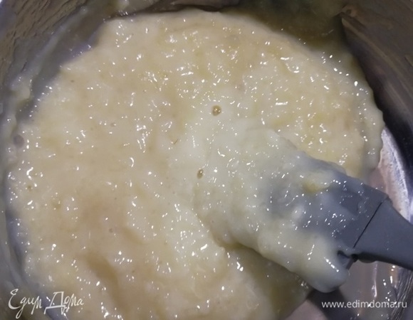 Готовый рис будет вот так выглядеть — вязкий и полностью разваренный. Охлаждаем рисовую массу.