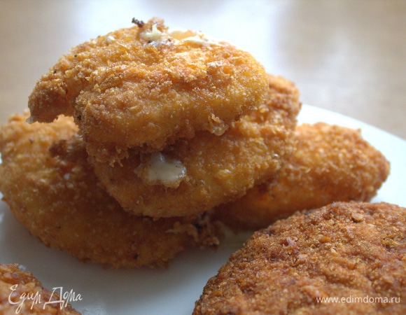 По этой же технологии обжарили остатки моцареллы.