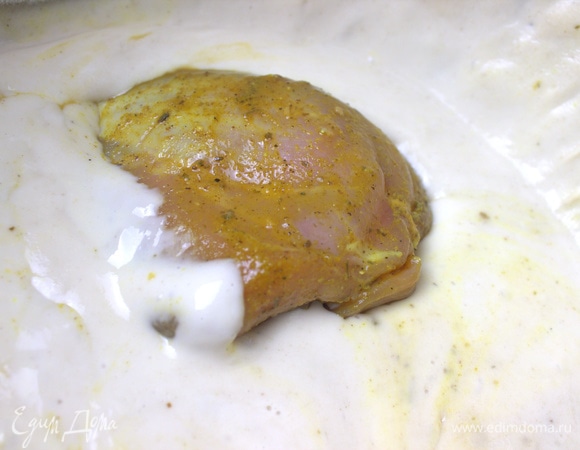 Окунаем полностью в кляр.