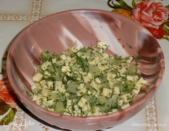 Перемешиваем массу. Начинка готова.