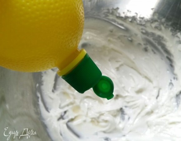 Добавьте лимонный сок.