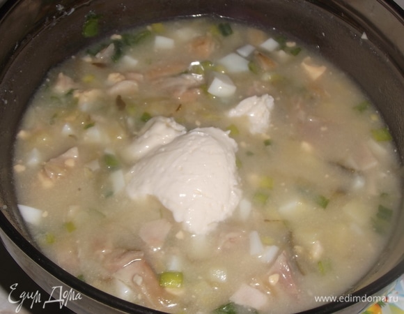 Добавить по вкусу майонез или сметану. Подавать к столу. Приятного аппетита!