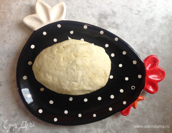 Вымешиваю. Накрываю пленкой и ставлю в холодильник на 20–30 минут.