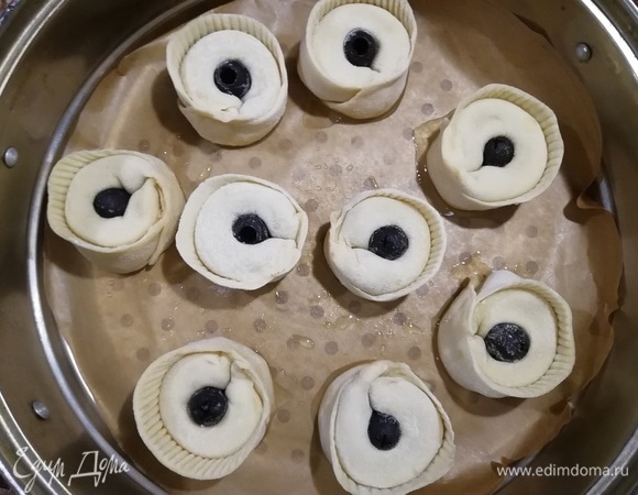 Варим манты на пару в течение 25 минут.