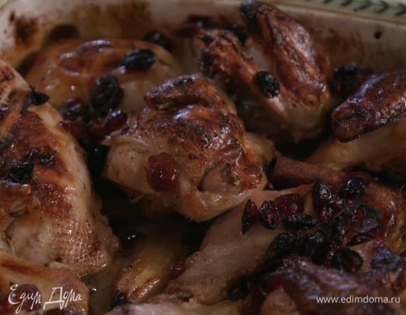 Запекать цыплят в разогретой духовке 30–35 минут.