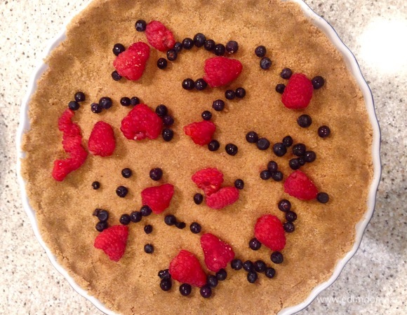 Добавляю чернику.