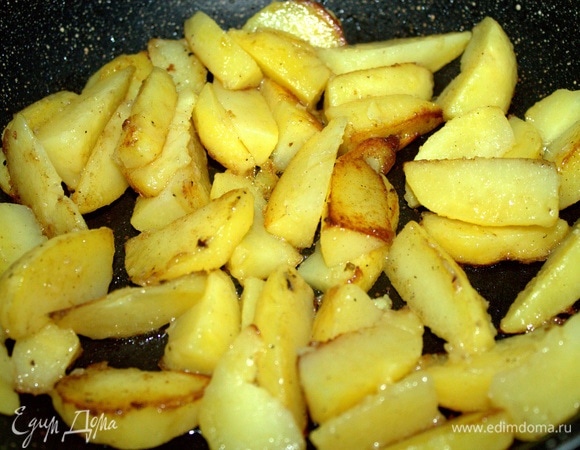 Обжарить. В оригинале — на сливочном масле.