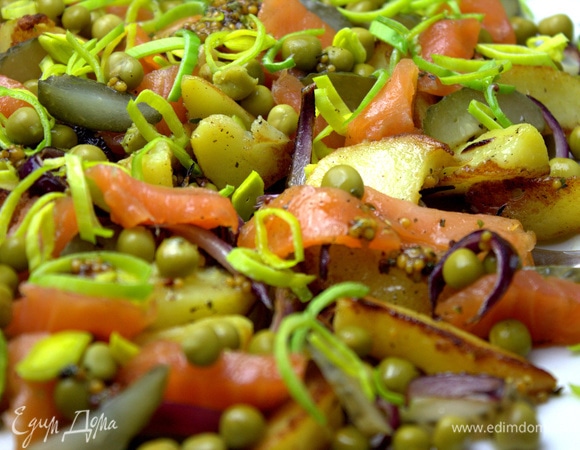 Этот салат лучше приготовить и съесть сразу.