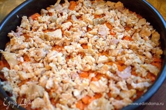 Перенести печень на морковь.