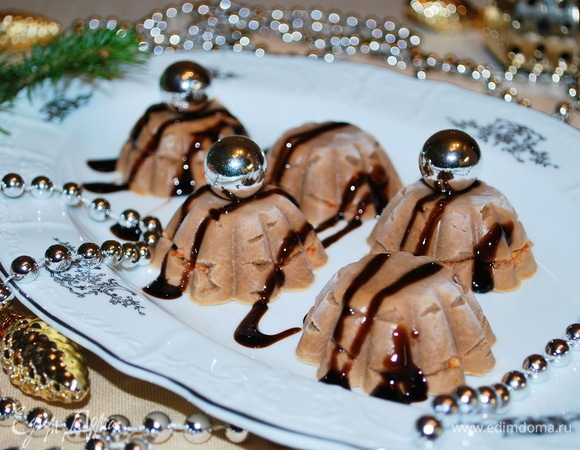 Паштет достаньте за 10 минут до подачи на стол. Очень вкусная нежно-сливочная закуска. Приятного аппетита.