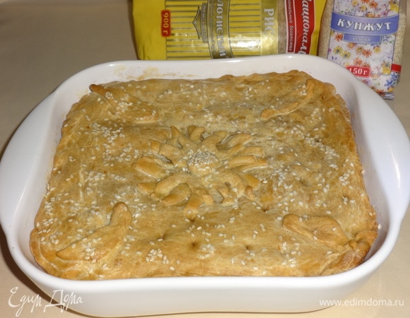 Дать пирогу немного остыть.