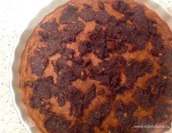 Намазываю пирог.