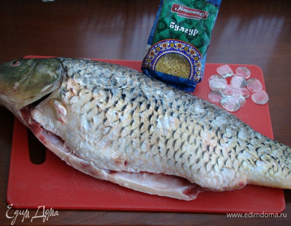 Карпа почистить и обязательно оставить несколько чешуек — самых красивых на ваш взгляд.