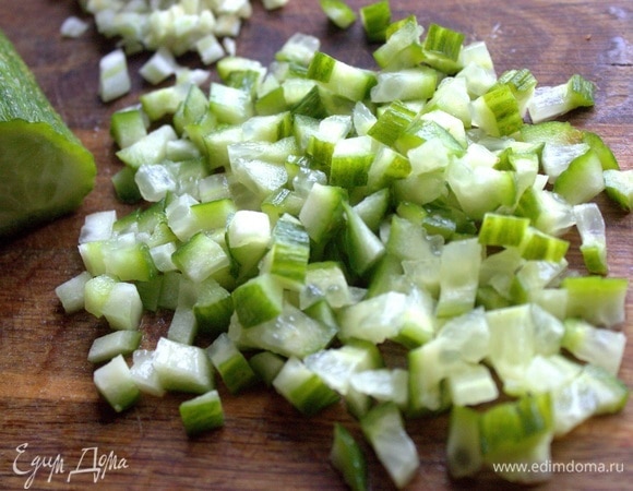 Огурец тоже.