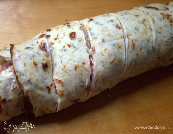 Нарезать на порции.